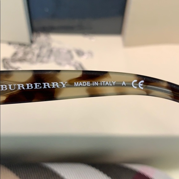 Authentic Burberry Sunglasses - Picture 4 of 4